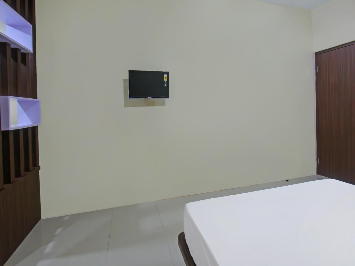 Oyo 92237 Dj Home Mataram Exterior photo