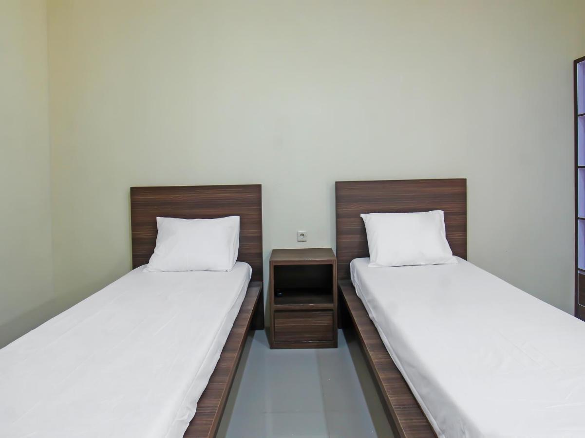 Oyo 92237 Dj Home Mataram Exterior photo